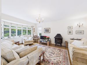 Lounge- click for photo gallery